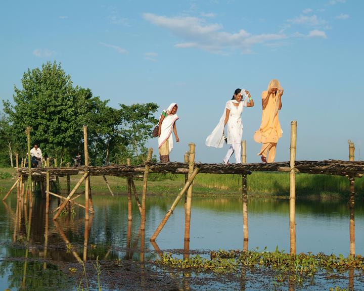 frauen-brücke1.jpg